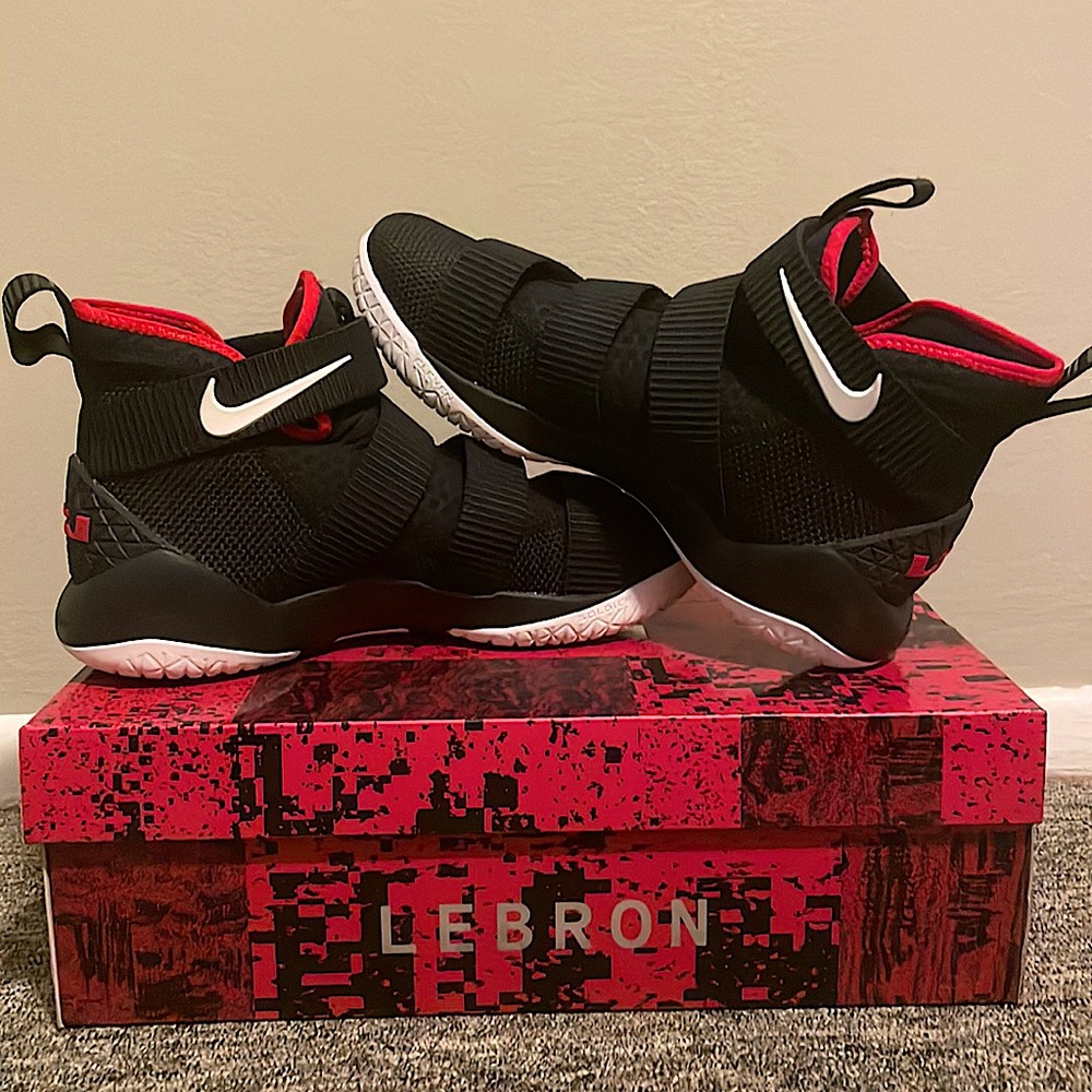 Lebron Solider XI (Bred) Size 7.5